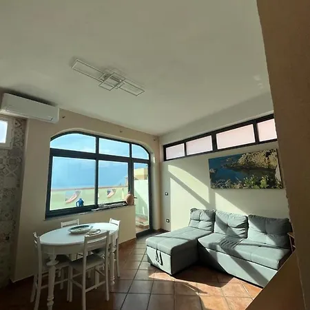 Apartamento Vista Eolie Milazzo- *